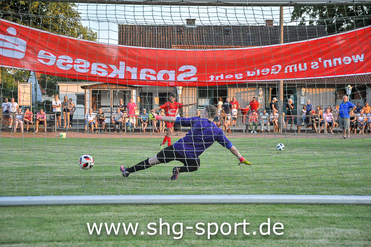 SC Möllenbeck gewinnt das Elfmeterschießen der örtlichen Vereine